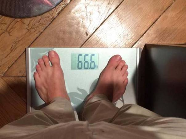  囧图161026:你这人出门买东西怎么不穿衣服|35图